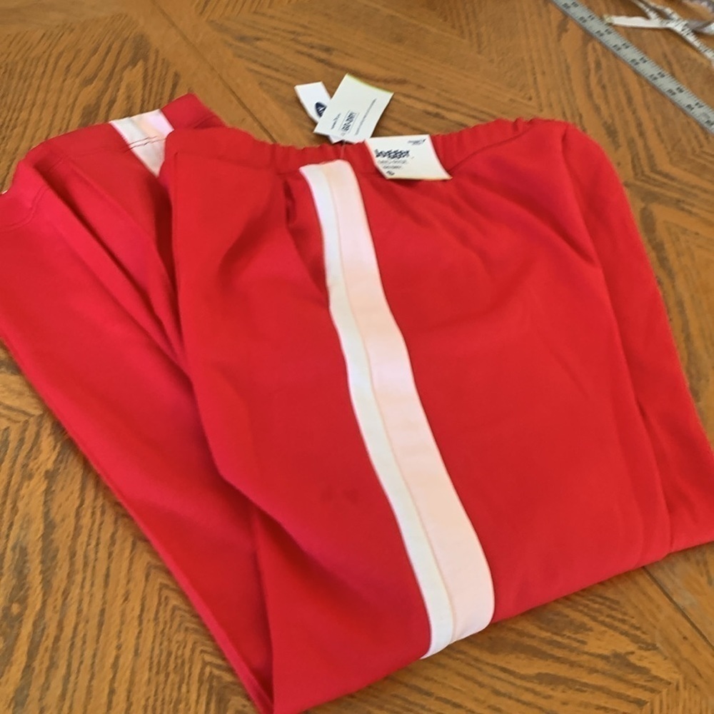 Old Navy red jogger pants NWT - Picture 4 of 11